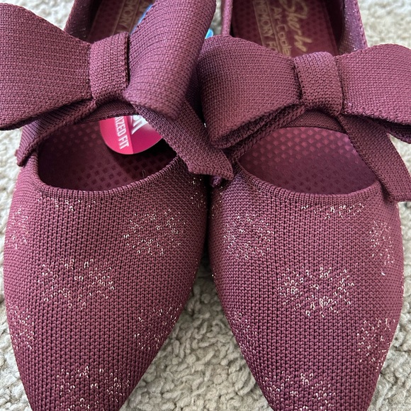 NWT women’s Skechers air-cooled memory foam flats with bow - Picture 3 of 8